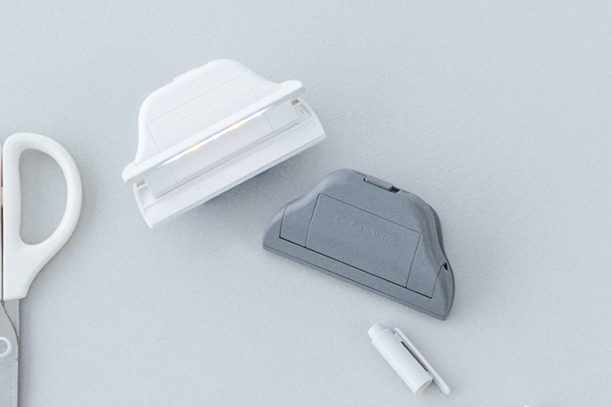 KREVAさんが選ぶ「使ったらスゴさがわかる」文房具4. 〈サンスター文具〉の「ひかるクリップ「terasuno（テラスノ）」」