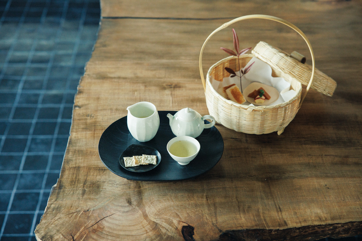 聖水に誕生した一棟カフェやインテリアデザイナーが手掛けたティーサロンなど、ソウルの最新カフェを紹介。 聖水に誕生した一棟カフェやインテリアデザイナーが手掛けたティーサロンなど、ソウルの最新カフェを紹介。