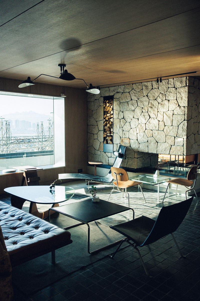 建築家の自宅のような特別空間で、クラシックなコーヒーを。〈mahā hannam(マハ ハンナム)〉