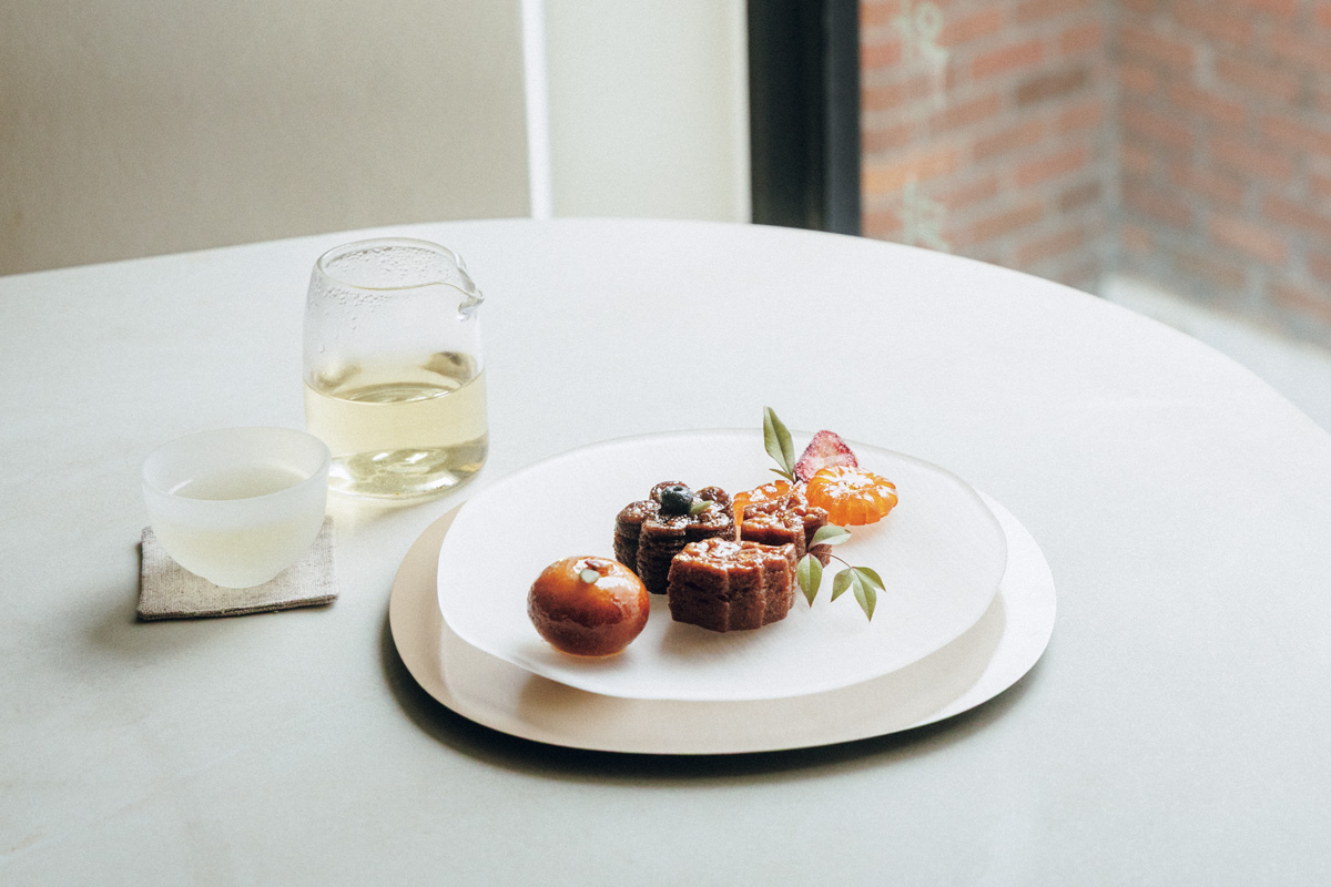 伝統菓子を現代的に解釈した目に美しいお菓子。〈muiyo〉