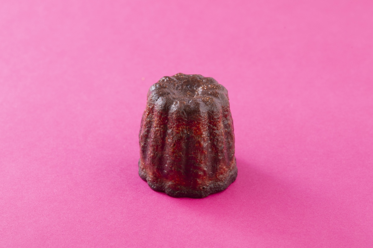 ぼる塾田辺さん絶賛のカヌレパティスリ アルティ〉の「玄米粉カヌレ」