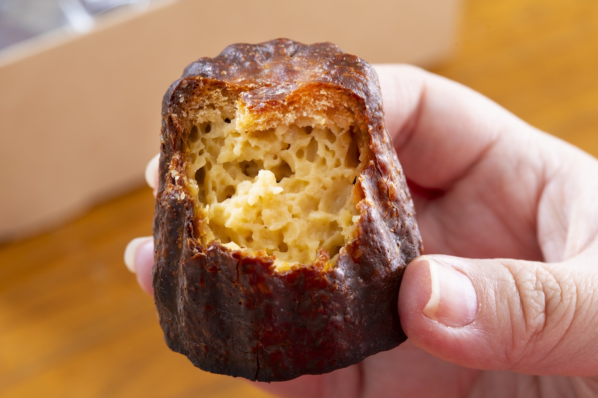 ぼる塾田辺さん絶賛のカヌレパティスリ アルティ〉の「玄米粉カヌレ」