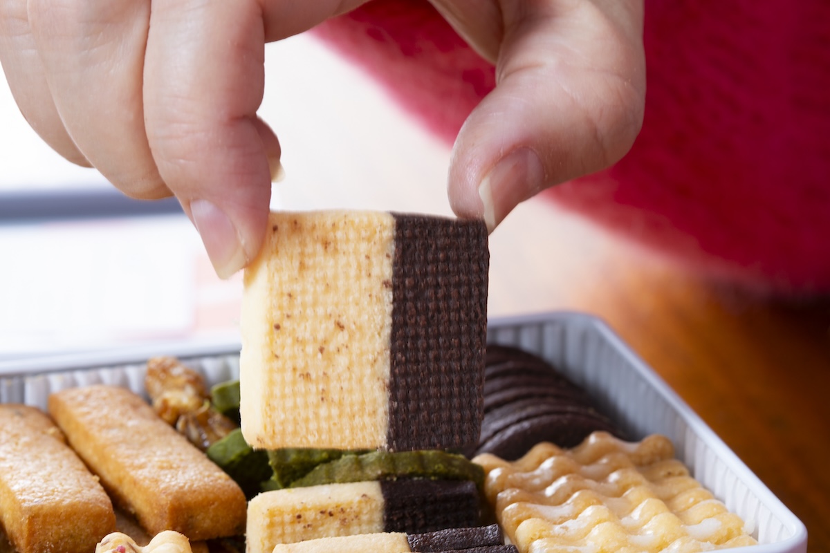 ぼる塾田辺さん絶賛のクッキー　BONBONS DE K〉の「グルテンフリークッキー缶Un」