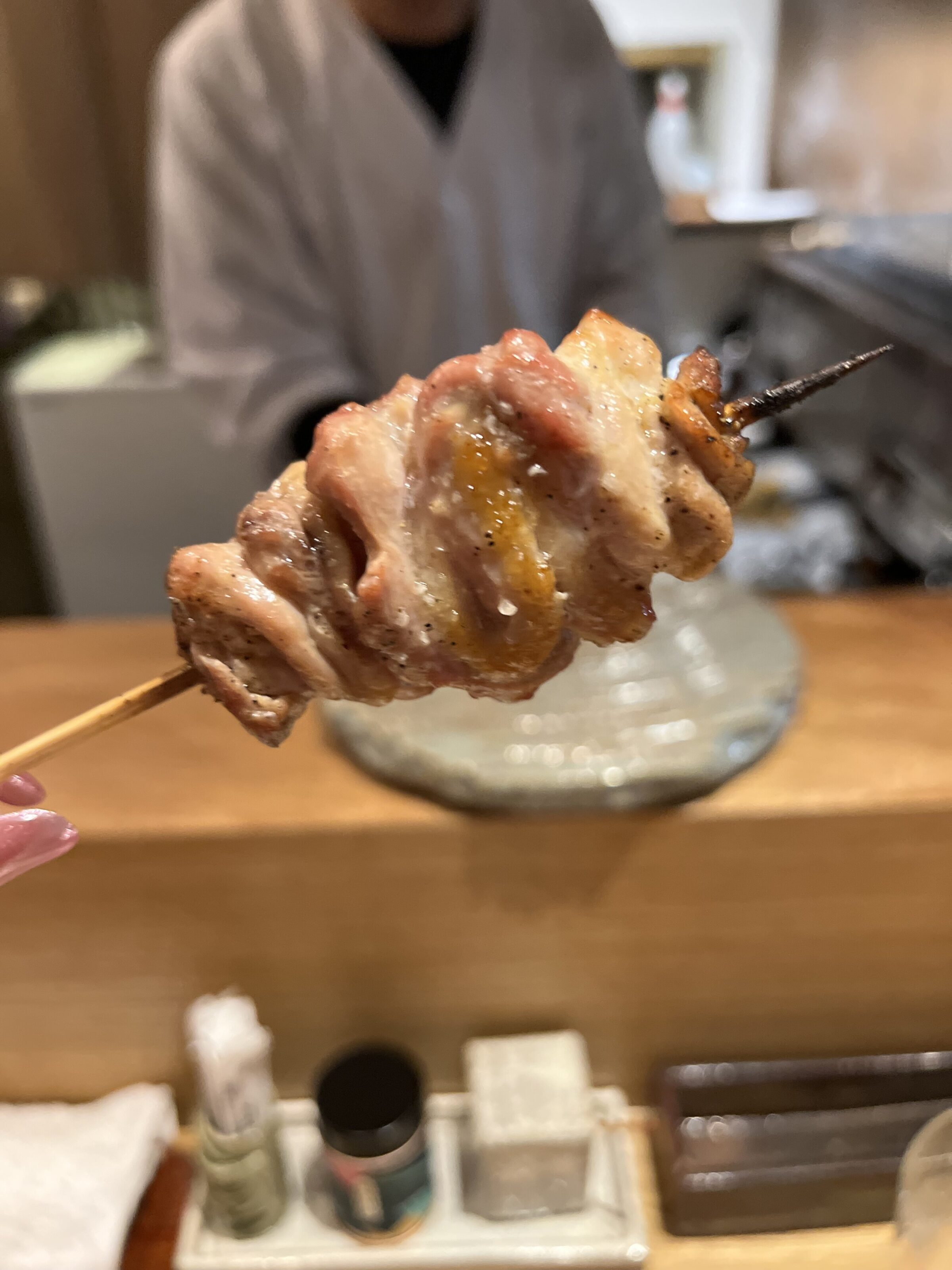 やきとりShira（梅ヶ丘）　肉好きが好む焼き鳥店　