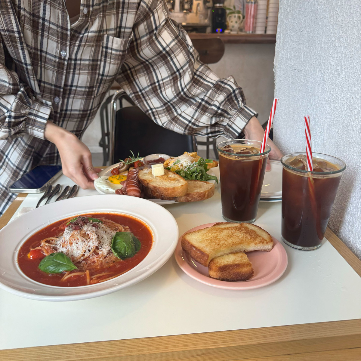 森香澄連載　ソウル　カフェ　朝ごはん〈COTTAGE BLUE〉（ソウル・弘大）