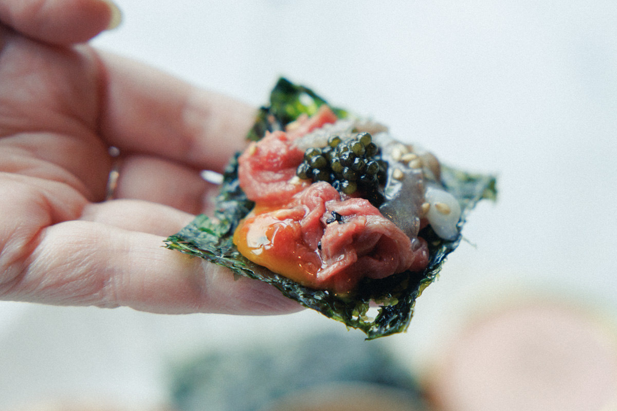 ソウル 韓国 ビストロ 海の恵みが口の中で弾ける、新感覚のユッケ体験!〈サノ〉