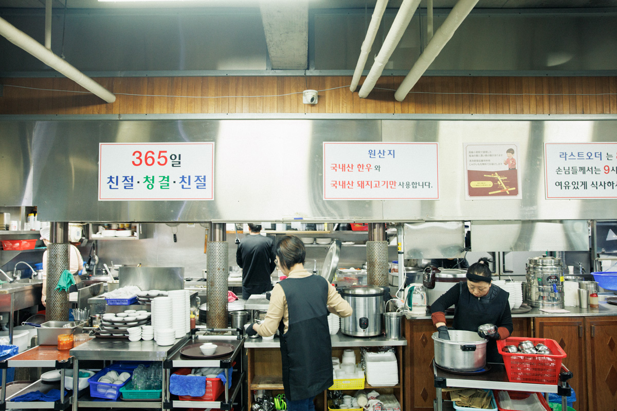 特製麺に搾りたての油が絡む、ファン急増中のエゴマ油そば。〈清流壁〉の「エゴママッククス」
