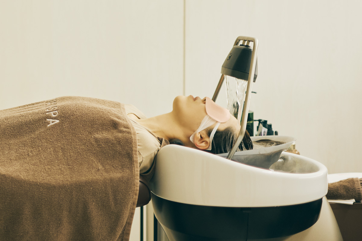 海外セレブも御用達。ゴッドハンドの技で髪が潤う。〈Christian unv Head SPA〉