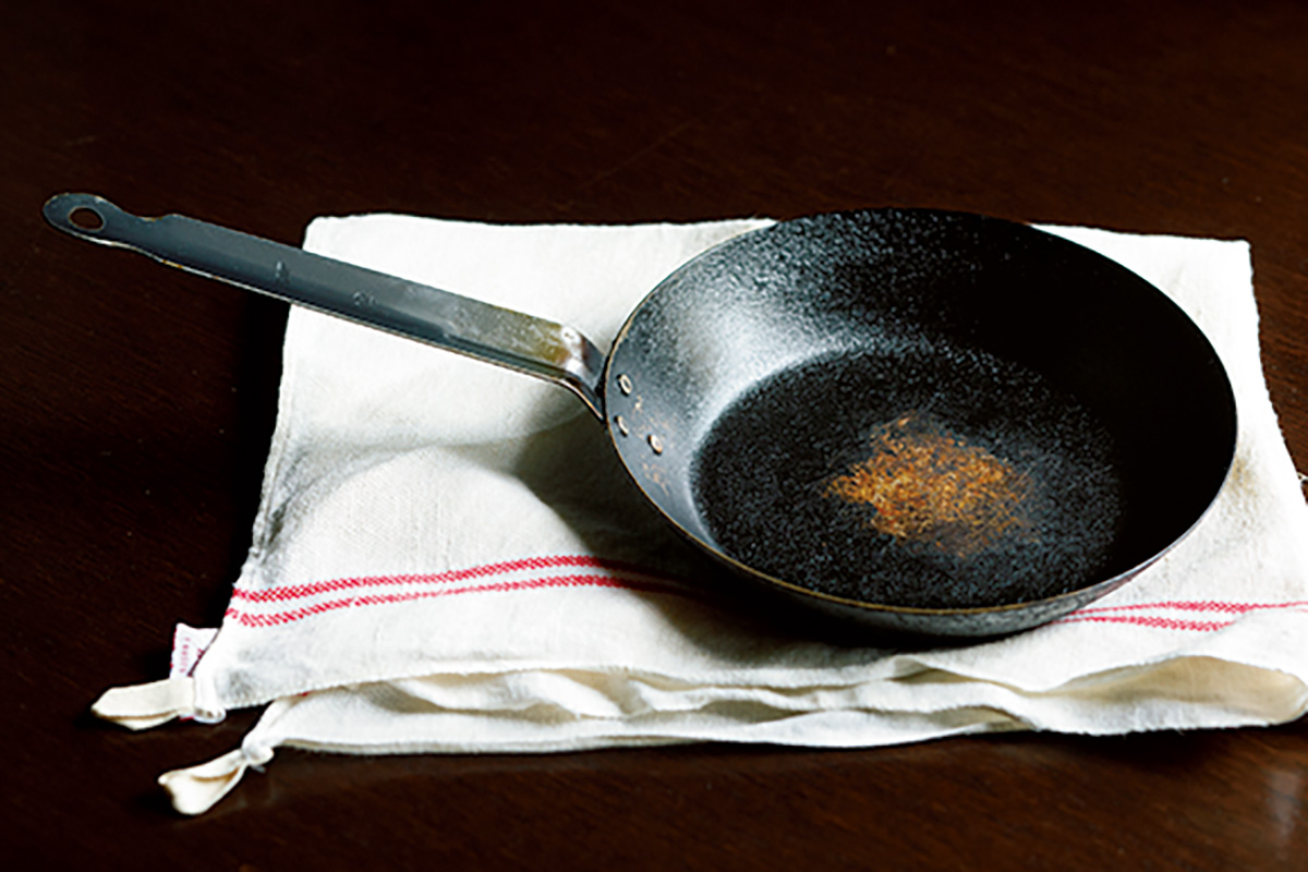 料理家が愛用するキッチングッズ32選｜無印良品のアイテムも。御用達のフライパン・包丁ほか