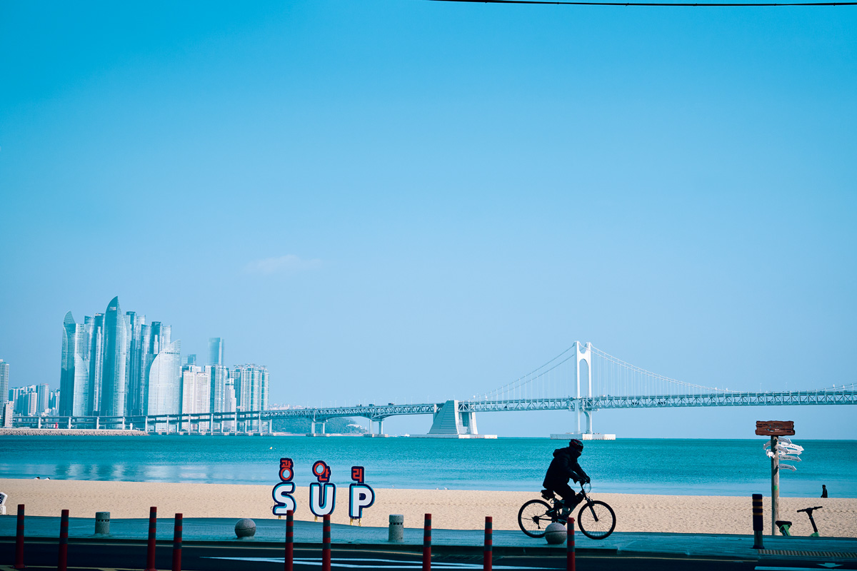 【2026年最新】朝も夜も眺めがいい。釜山の広安里で巡りたい路地裏のおすすめスポット5選