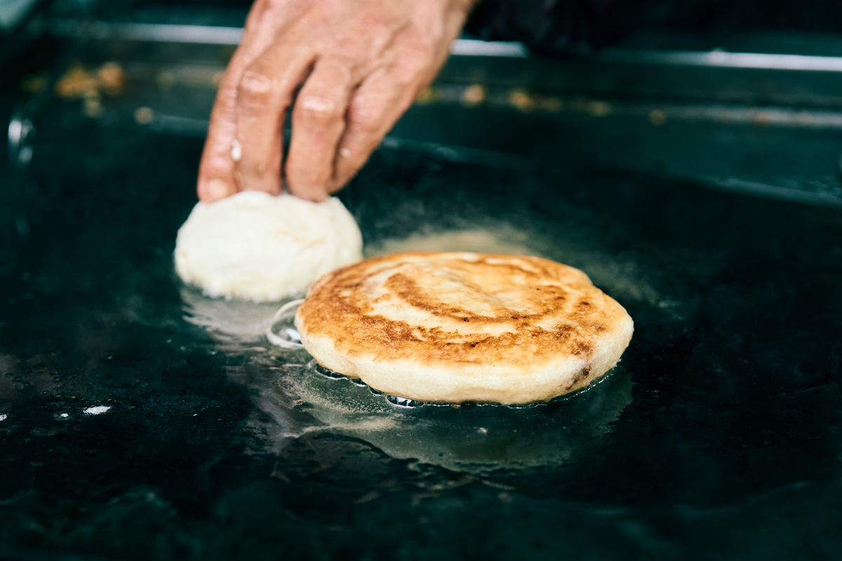 熱々を食べたい! 食べ歩きグルメの王道「ホットク」 釜山 プジョン市場