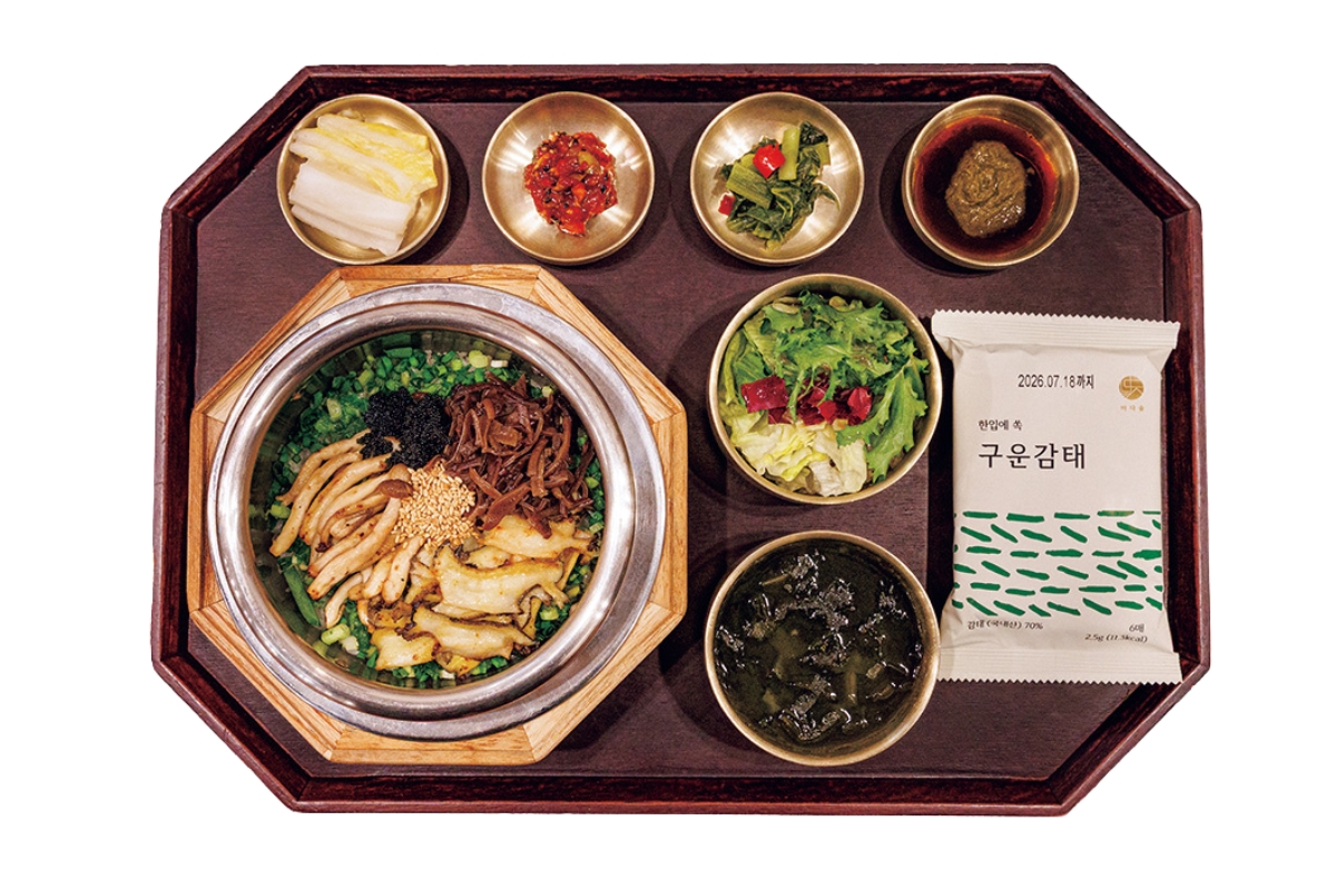 バター香る炊きたてを！〈本ウリバンサン 鍾路セントロポリス店〉の「あわび釡飯定食」　ソウルひとりごはん