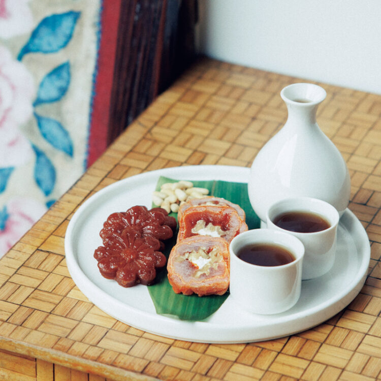 カフェ使いもバー使いもOK。中庭でまどろむ贅沢な時間。〈WAOAK〉 ソウル昼飲み