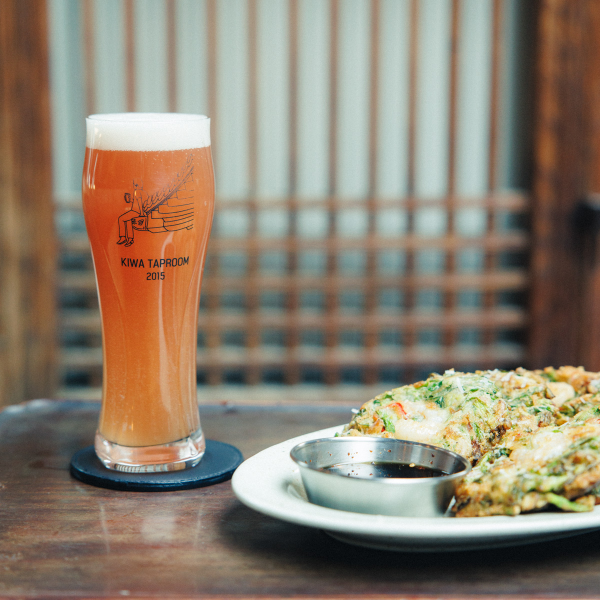 クラフトビールと伝統建築。ありそうでなかった組み合わせ。〈KIWA TAPROOM〉　ソウル　昼飲み