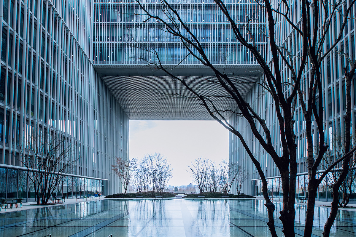 由緒ある韓屋の中庭を高層ビルで再現。〈アモーレパシフィック 本社〉設計：デイビッド・チッパーフィールド（2017年竣工）