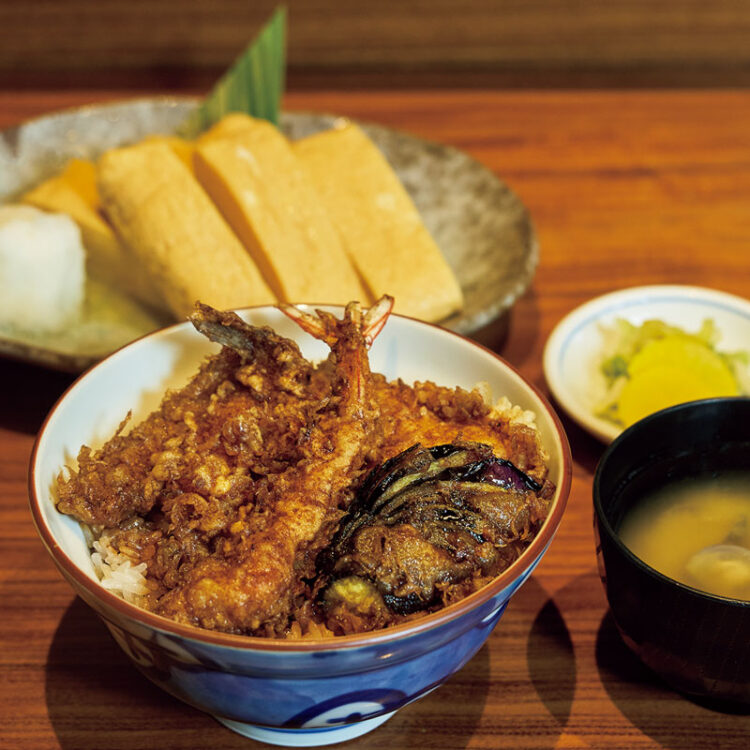 【横浜】朝から夜まで楽しめる完全ガイド｜ランチ、中華街の食べ歩き、手土産、野毛はしご酒ほか56選