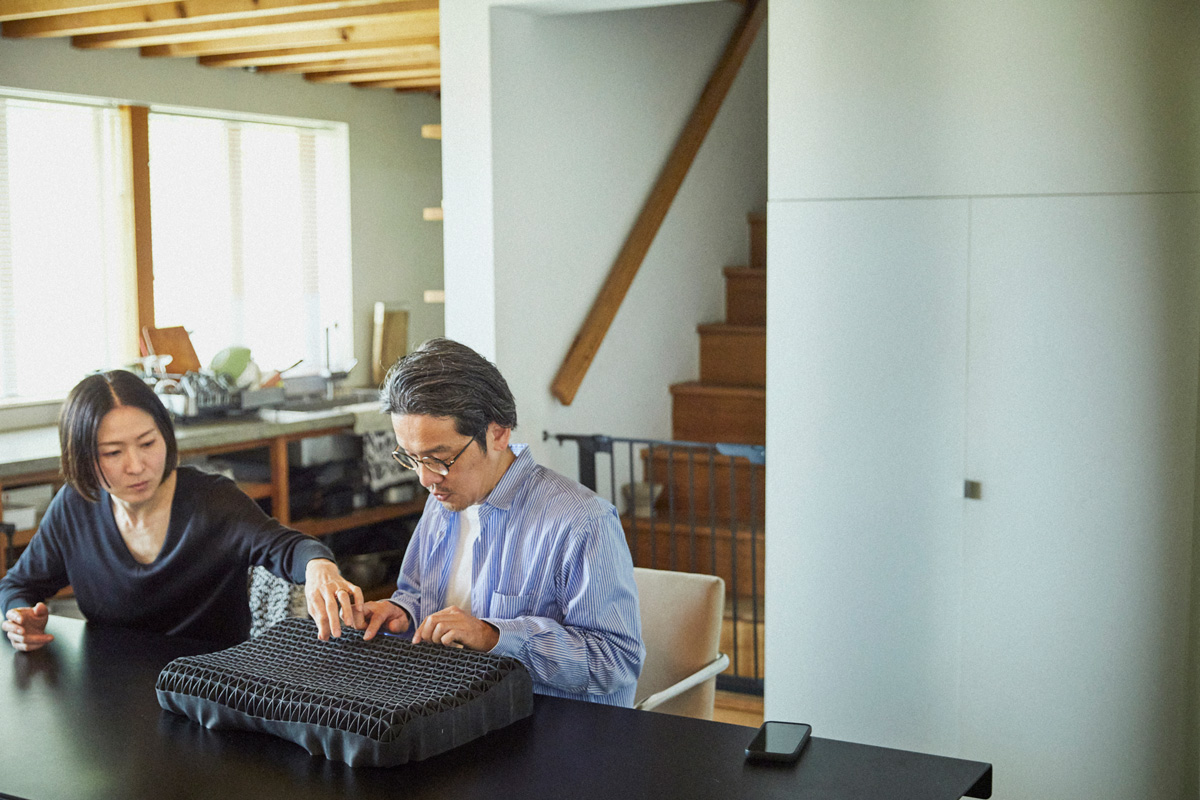 NEW LIGHT POTTERY　奈良　ヒツジのいらない枕　いい枕