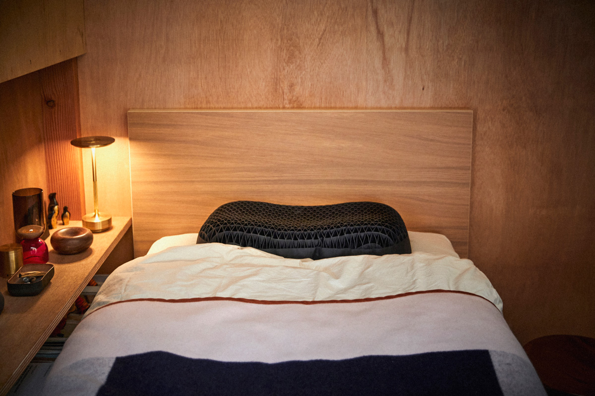 NEW LIGHT POTTERY　奈良　ヒツジのいらない枕　いい枕