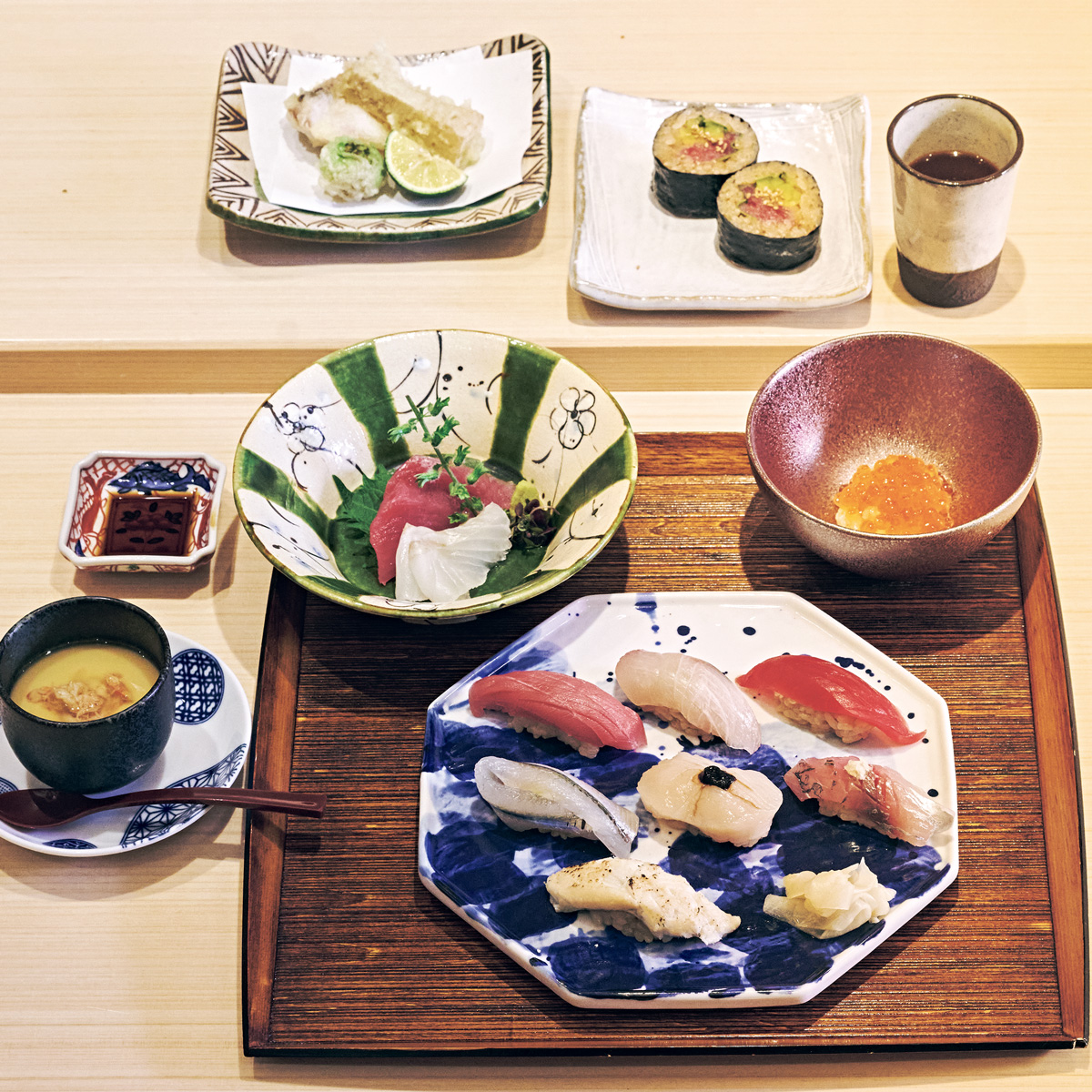 「銀座でお寿司」をお得に叶える。〈日本料理と鮨 銀座おかもと〉のランチ