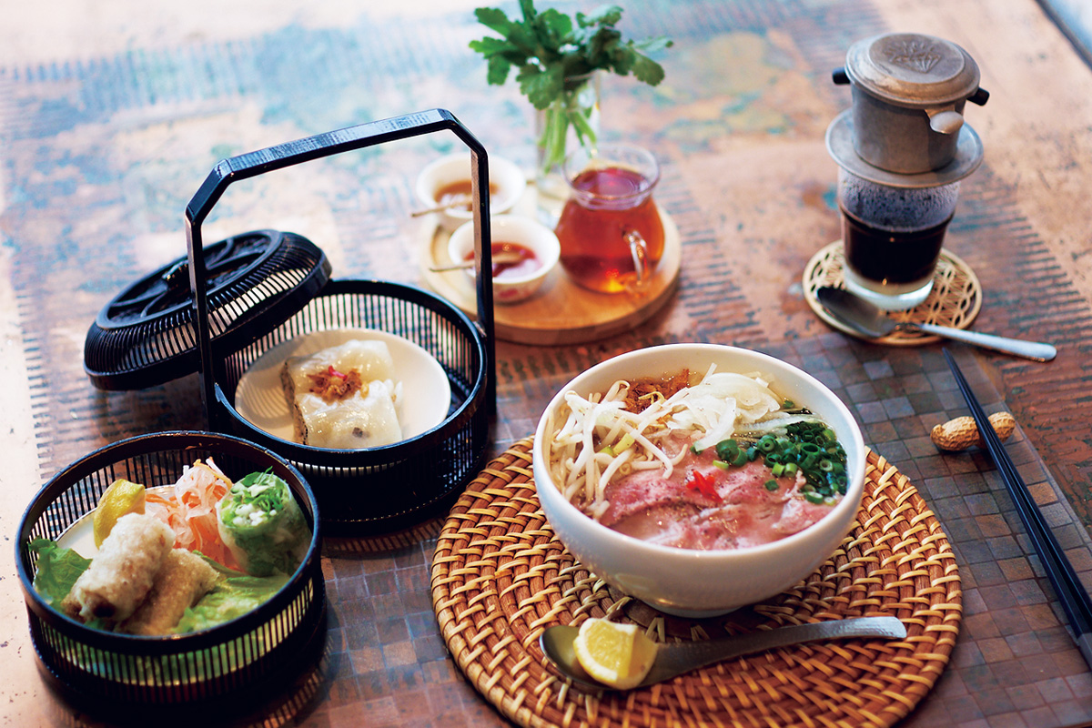 銀座 お得なランチ 〈ヴェトナム・アリス銀座店〉の「ランチセット」1,850円