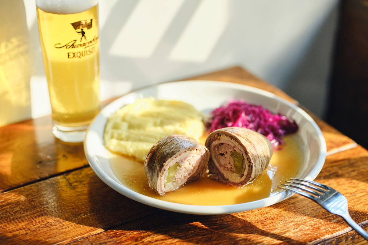 ビールを合わせるのが楽しみな、ドイツ伝統料理を。〈CAPTAIN ROLF〉　横浜
