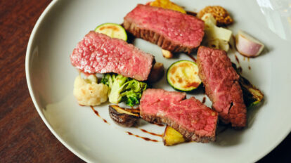 【横浜元町エリア】ランチにもディナーにも。お肉のうまさに圧倒されるグルメ店3選