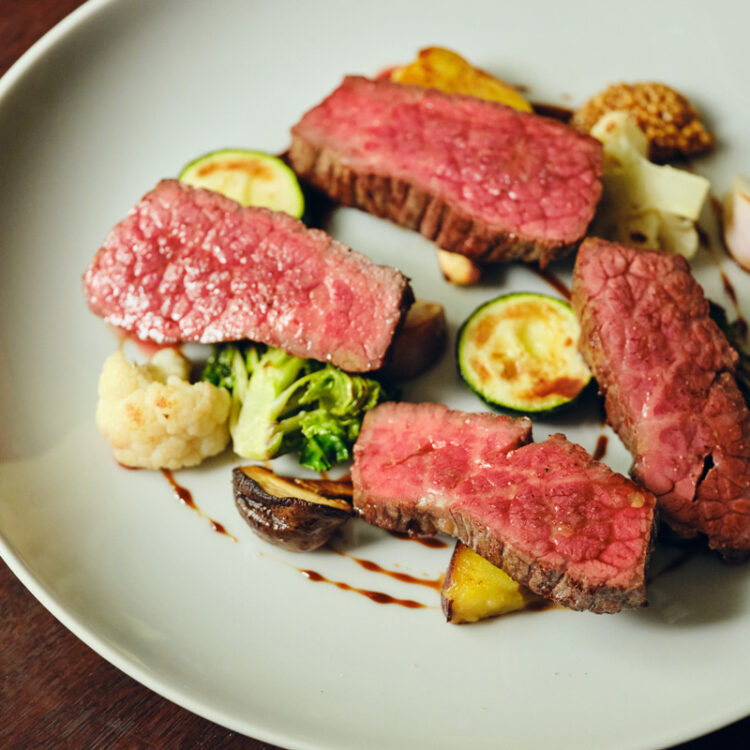 ピッツァと肉料理が二枚看板。アラカルトで気軽に過ごす。〈IMPASTO〉 横浜