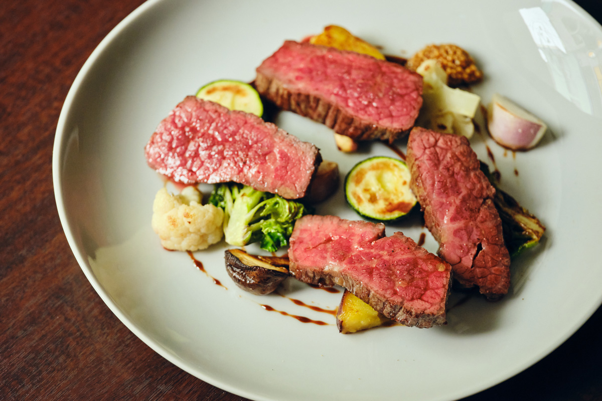 【横浜元町エリア】ランチにもディナーにも。お肉のうまさに圧倒されるグルメ店3選
