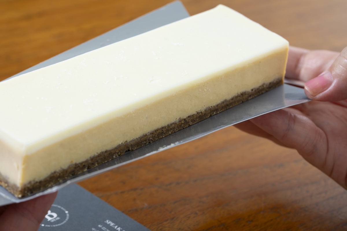 【推しコメ】チーズケーキと紅茶の両方がきちんと味わえる。／〈B−speak〉の「アールグレイのチーズケーキ」　ぼる塾田辺さんおすすめスイーツ