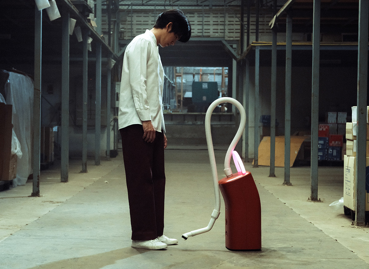 掃除機になって帰ってきた亡き妻と男の寓話。『ユースフル・ゴースト』