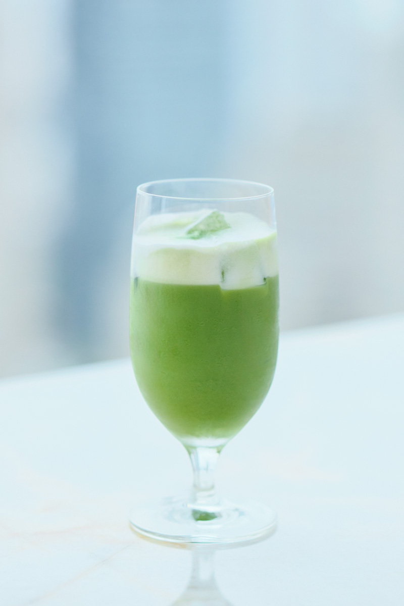 コース仕立てのメニューに寄り添う30種の名茶たち。〈パーク ハイアット 東京〉のアフタヌーンティー