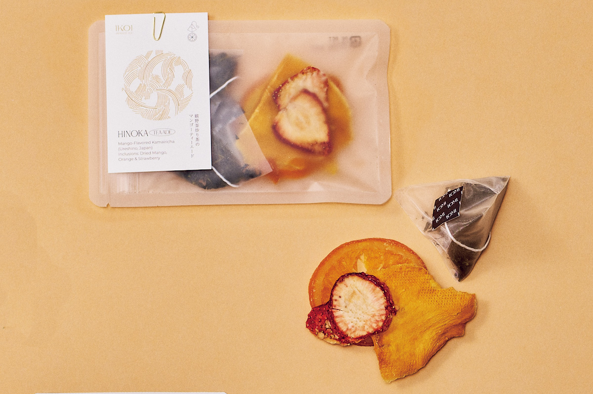 1. 水出しでスッキリと華やかに。【東京都】〈IKOI JAPANESE TEA〉の「HINOKA（TEA ADE）嬉野釜炒り茶のマンゴーティーエード」