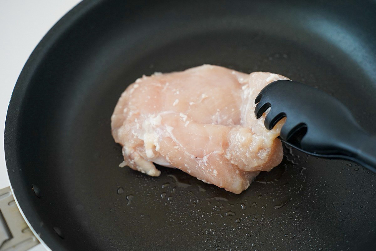 いろんな塩麹で鶏胸肉を焼いてみる