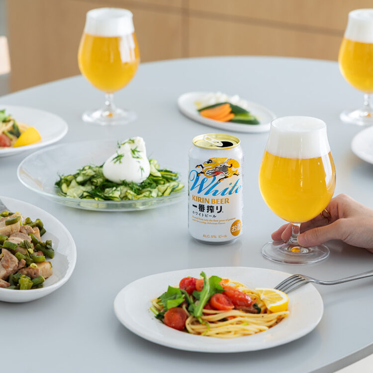30分ほど下ごしらえをしておいた４品。お客さんの到着に合わせてパパッと作り、一緒に食卓について乾杯！