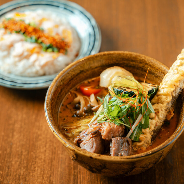 野菜の持ち味を活かすスープカレー。〈スープカレー SOUL STORE〉 野菜の持ち味を活かすスープカレー。〈スープカレー SOUL STORE〉