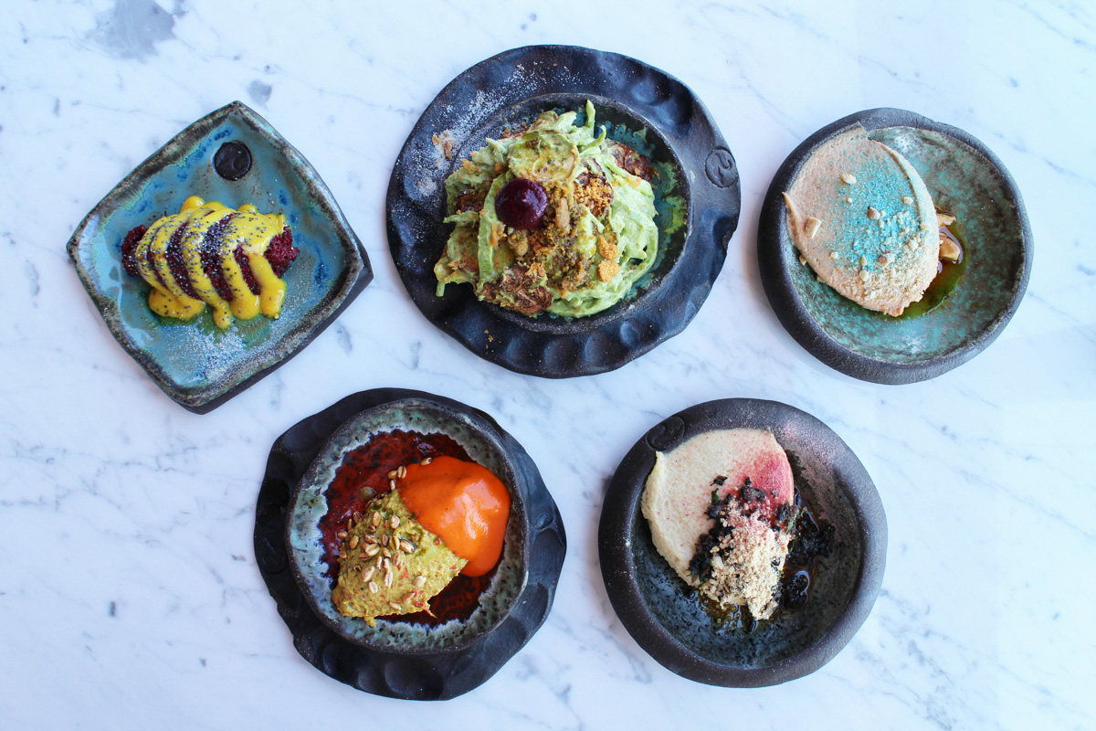 〈Muutto Anatolian Tapas Bar〉
トルコの伝統料理をアレンジ。ミシュラン掲載のタパスレストラン。
