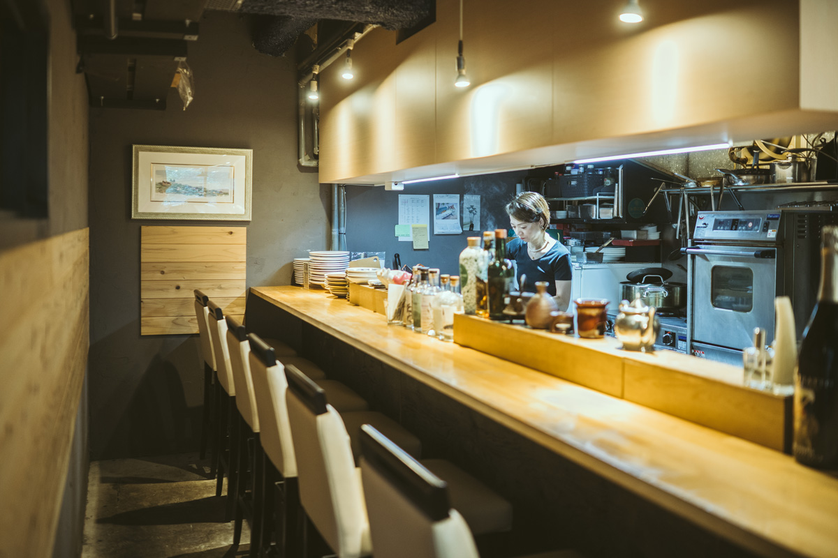 道産ワインとトスカーナの家庭料理が味わえる、〈イタリア料理 イルピーノピッコロ〉。