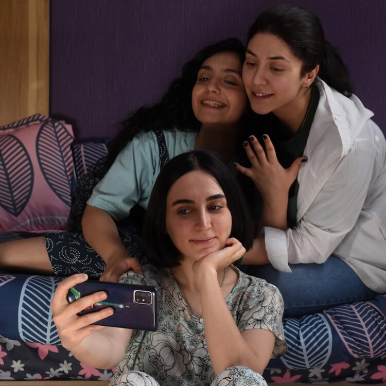 【プライムビデオ・U-NEXT】ひとりで観たいおすすめ映画5選｜『ぼくのお日さま』『HAPPYEND』『ドリーム・シナリオ』ほか