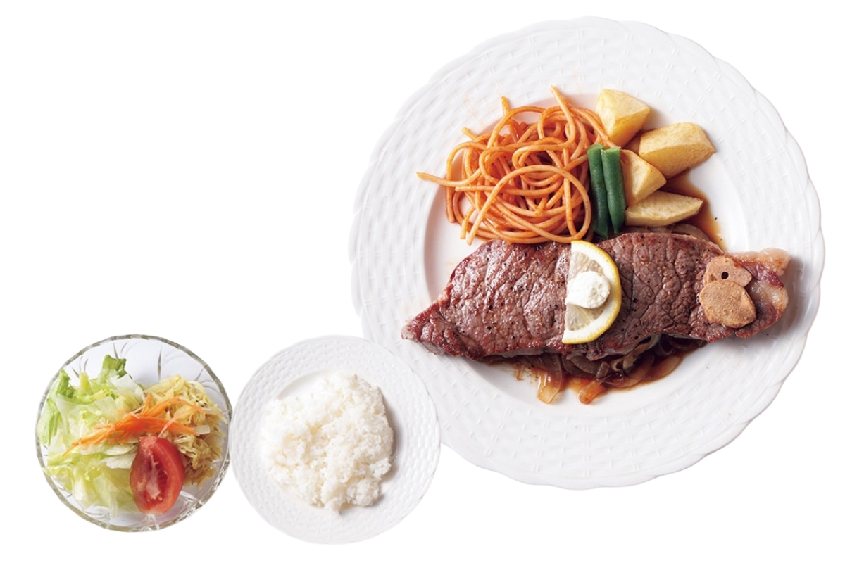 肉質や火入れ、味付けも、日本人好みのステーキ。〈ビフテキ スケロク〉の「ビフテキセット」