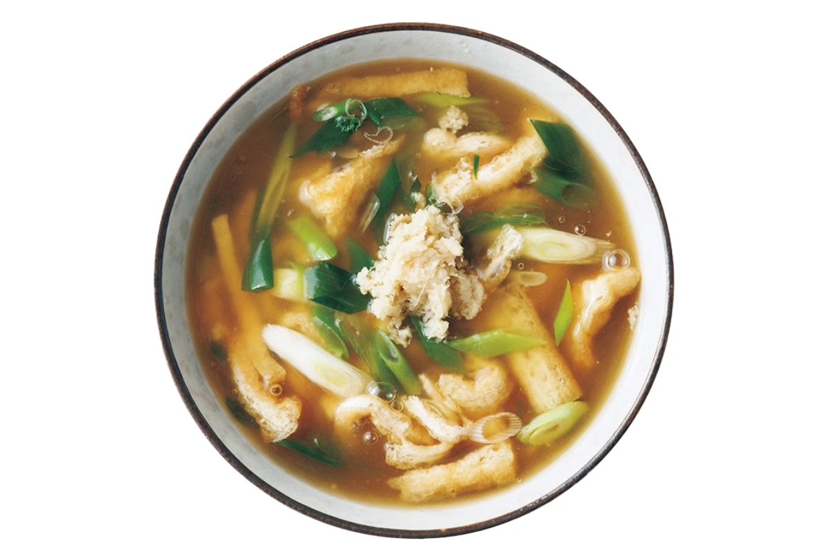 親しみやすい価格や通し営業もうれしい麺丼食堂。〈永正亭〉の「たぬきうどん」