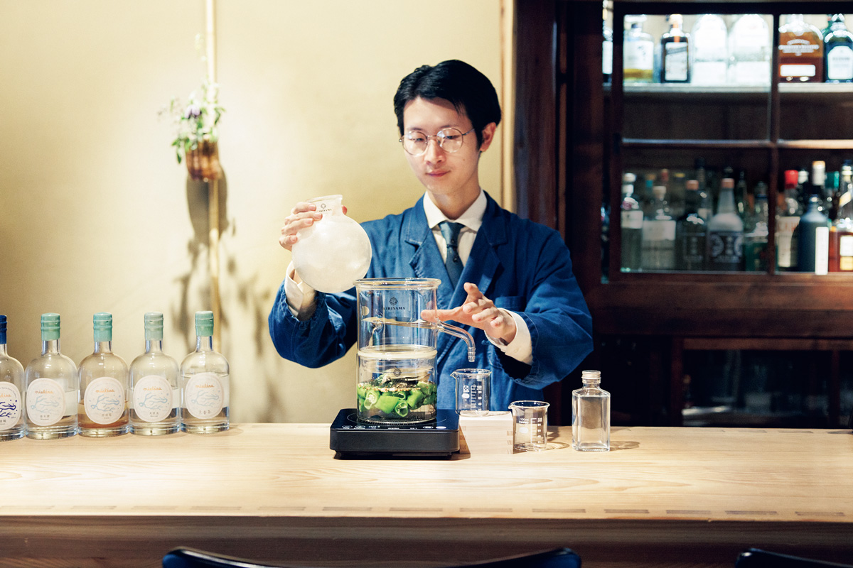 飲む香水を作る、ボタニカルの蒸留プロセスを体験。〈幾星 京都蒸溜室〉