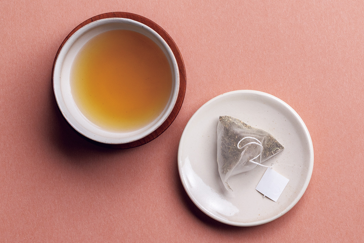 忙しい人にもリラックスできるお茶を。〈KOTOSHINA〉の「有機煎茶生姜ブレンド」