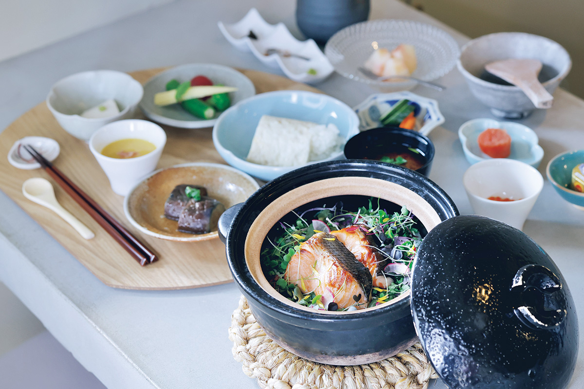 【7時オープン】炊きたての土鍋ご飯を端正な一品料理と共に。〈土鍋彩膳とよあけ〉