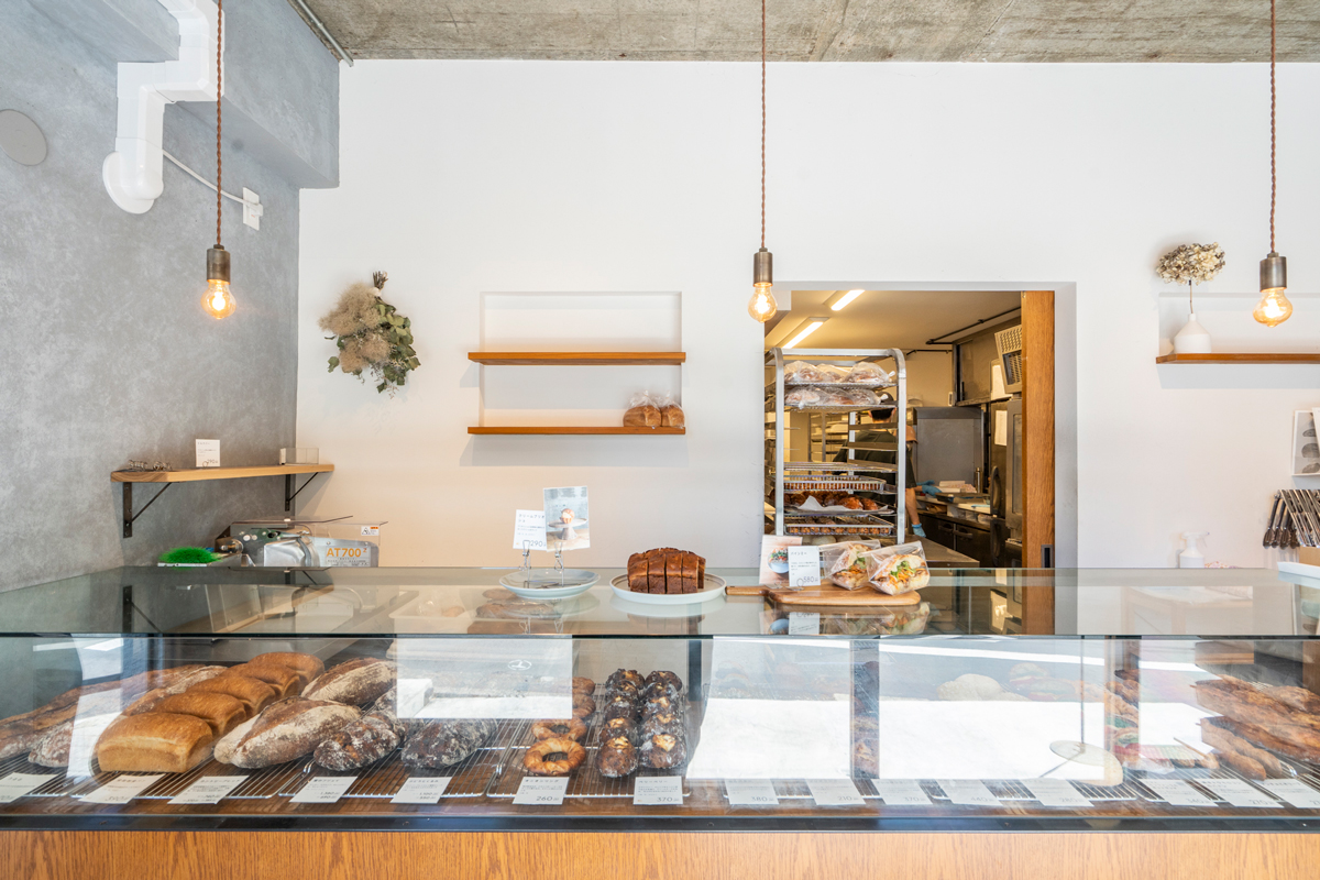 ムギュッともちもちな高加水パンが大人気。〈SONGBIRD BAKERY〉