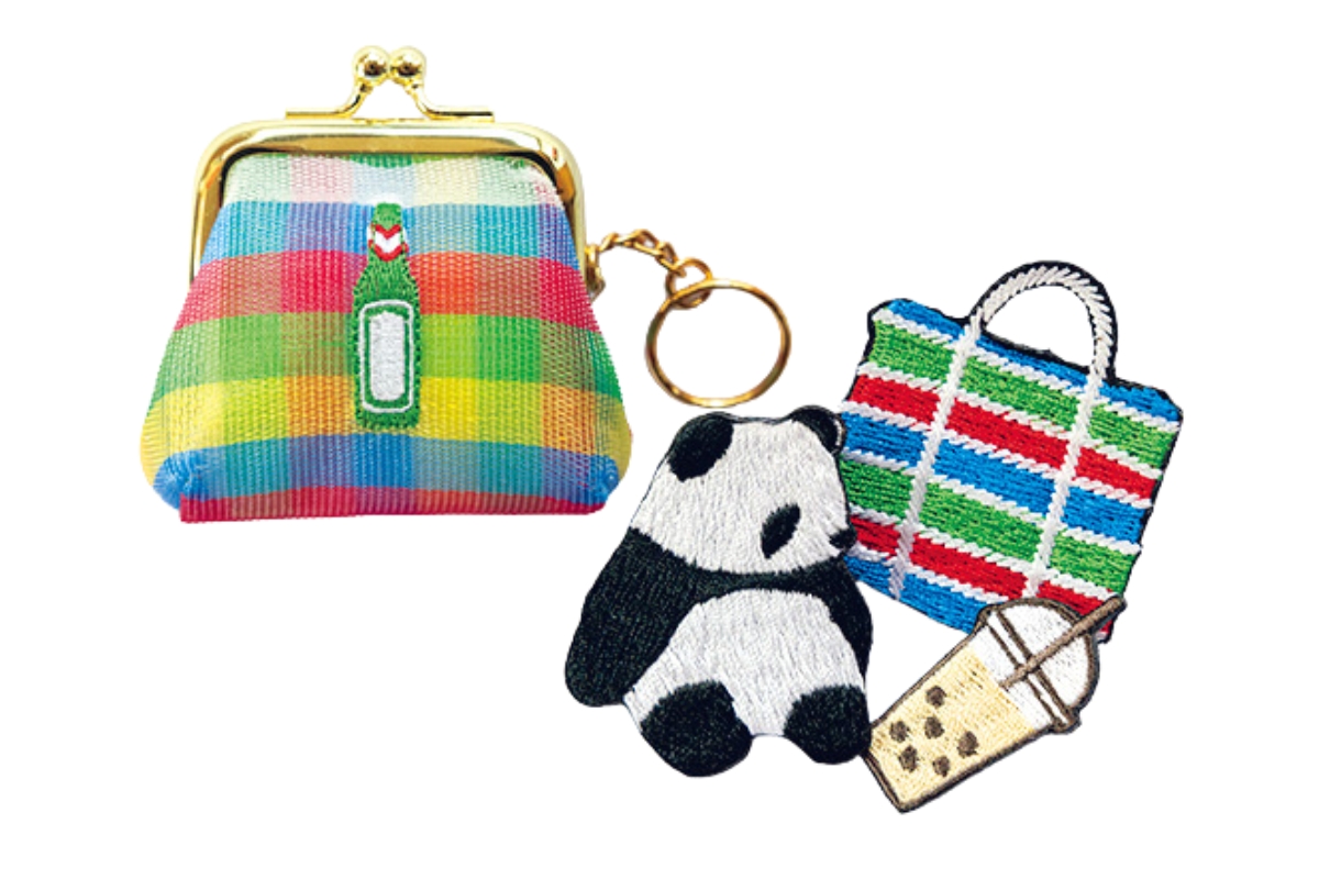 台北 迪化街で買うお土産 台湾モチーフを刺繍したワッペンや小物がかわいい。〈小花園鞋荘〉