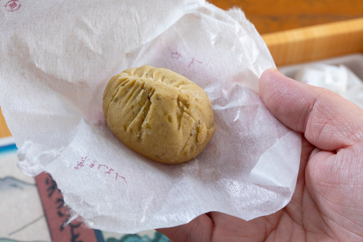 【推しコメ】一口で栗のパワーをめちゃくちゃ感じます。/〈すや〉の「栗きんとん」