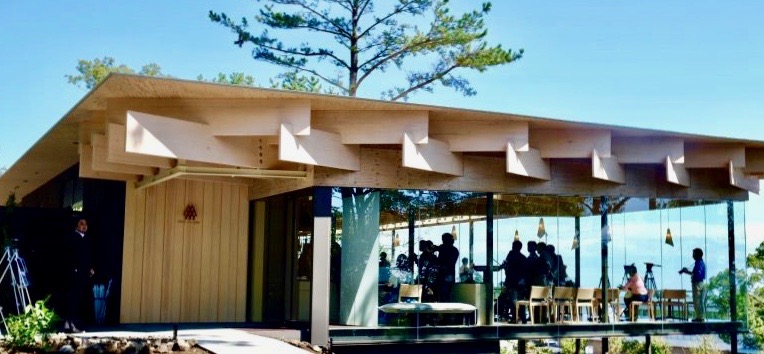 【靜岡】名建築搭配美食。隈研吾.三國主廚聯手打造的餐廳〈Mikuni伊豆高原〉開幕!